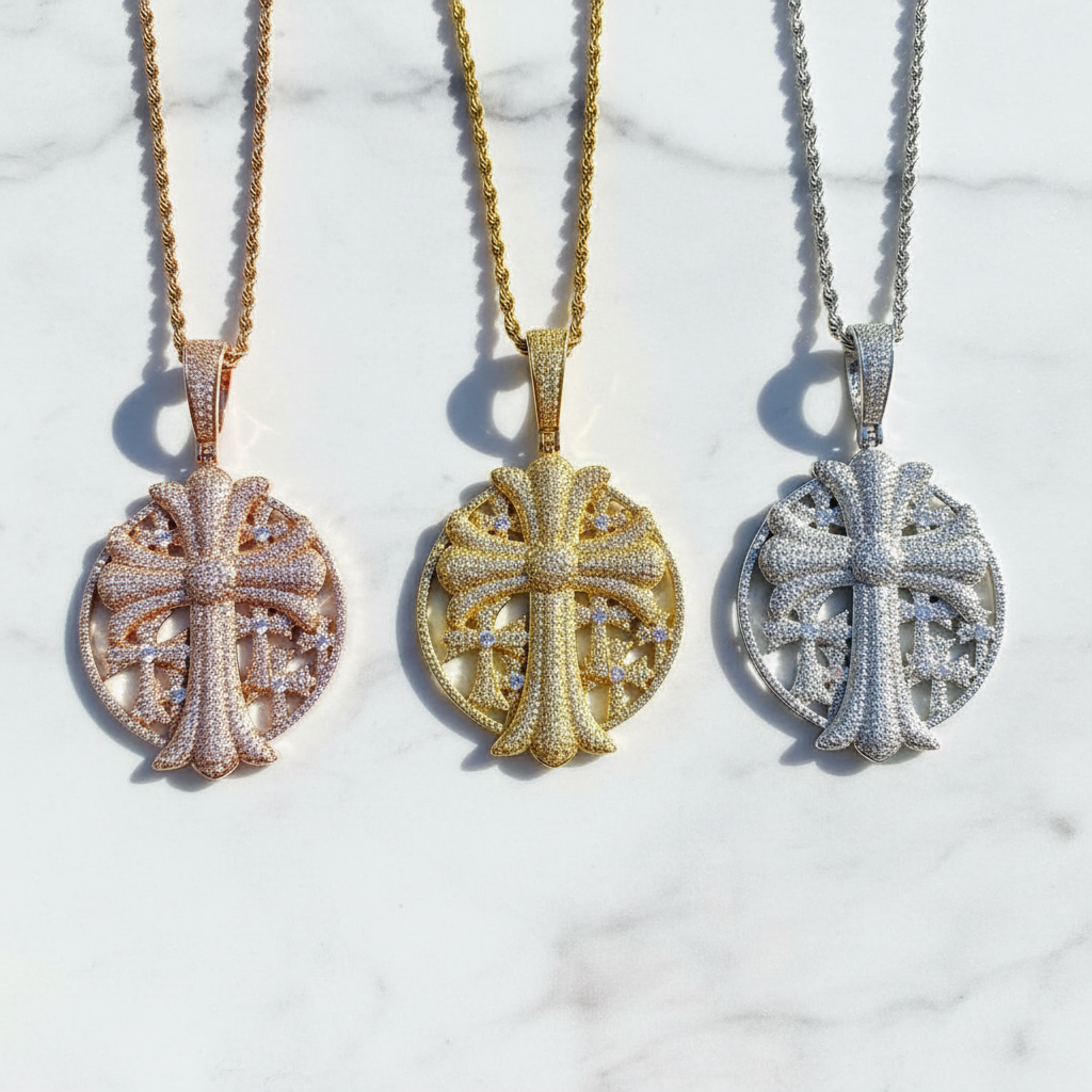 Pendente Iced-out "Divinity"