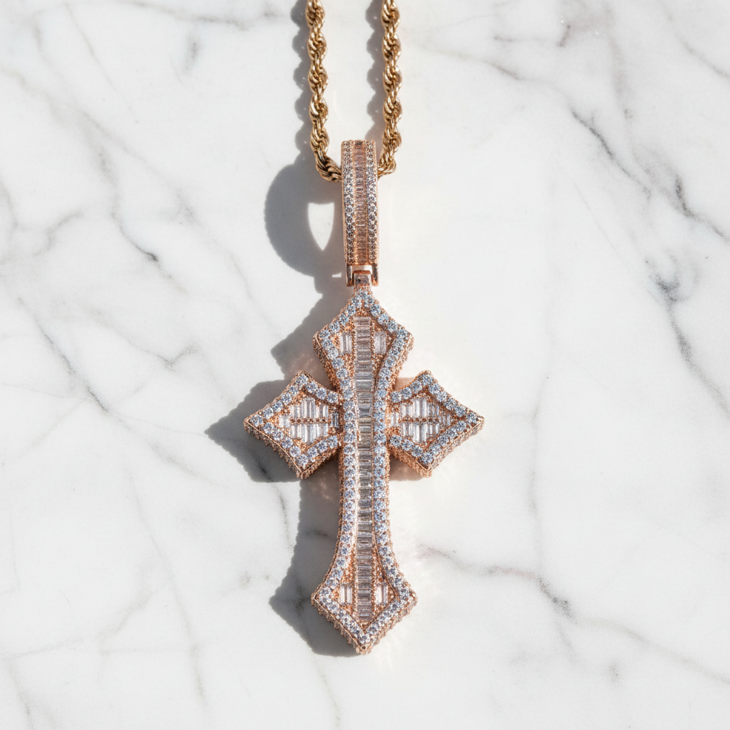 Pendente Iced-out "Holy Cross"